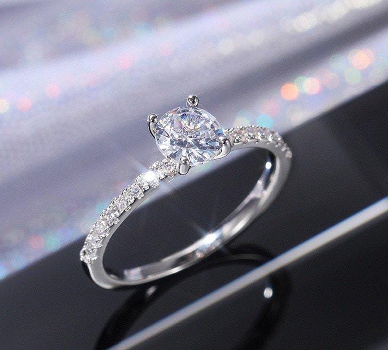 Classic Solitaire Engagement Ring – Dainty Sparkle Elegance