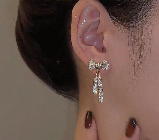 Elegant Crystal Bow Earrings – Dangling Minimal Charm