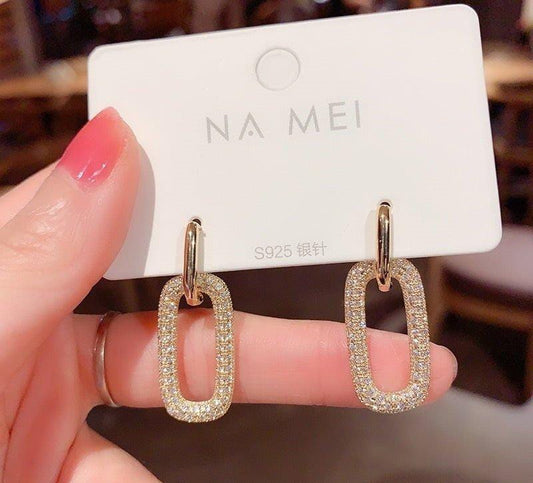 Crystal Link Drop Earrings – Modern & Sparkly