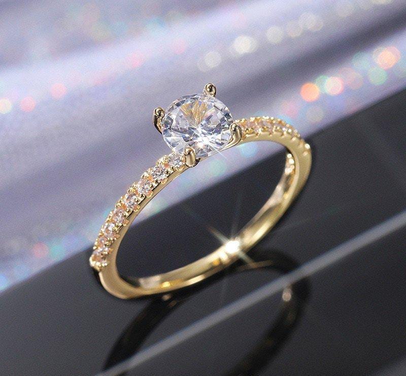 Classic Solitaire Engagement Ring – Timeless & Radiant