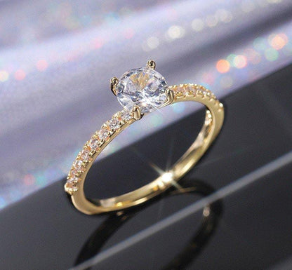 Classic Solitaire Engagement Ring – Timeless & Radiant
