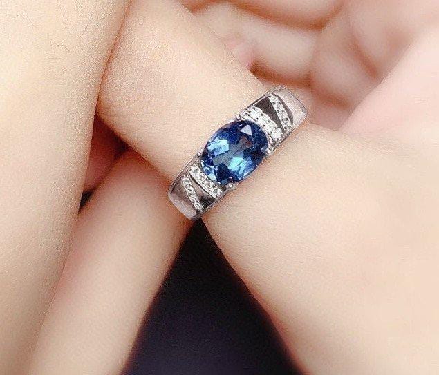 Blue Sapphire Charm Ring – Bold & Elegant