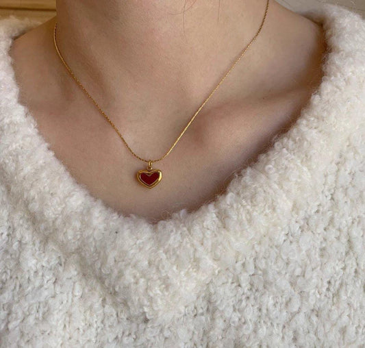 Minimalist Red Heart Pendant Necklace – Gold Chain with Enamel Charm