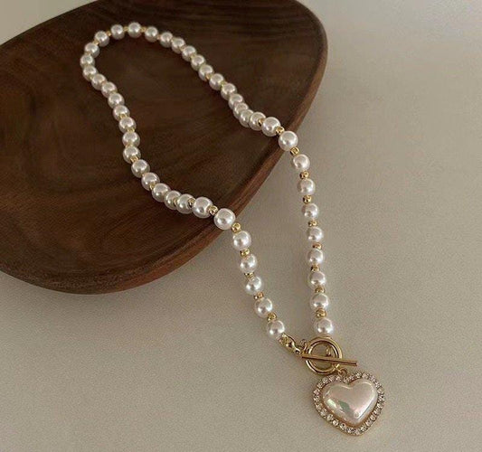 Pearl Heart Pendant Necklace – Classic Meets Romantic