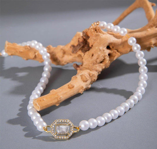 Vintage Pearl Beaded Necklace – Crystal & Gold Accent Charm