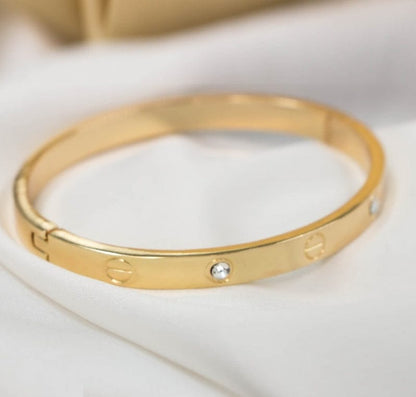 Luxury Gold-Plated Bangle Bracelet – Sleek & Timeless Design