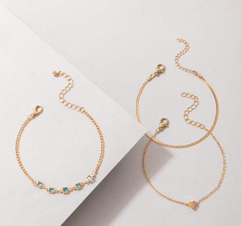 Minimalist Gold Layered Bracelet Set – Dainty & Elegant