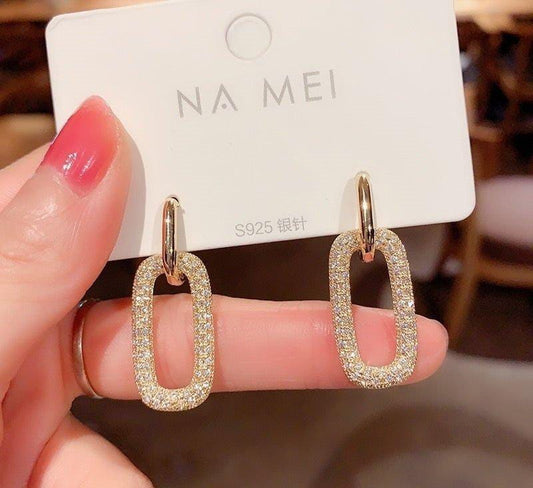 Crystal Link Drop Earrings – Modern & Sparkly