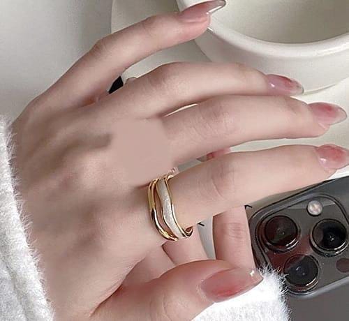 Elegant Dual-Tone Wave Open Ring – Minimalist Luxe