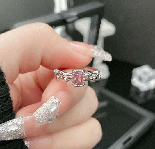 Vintage Pink Gemstone Chain Ring – Retro Chic & Adjustable