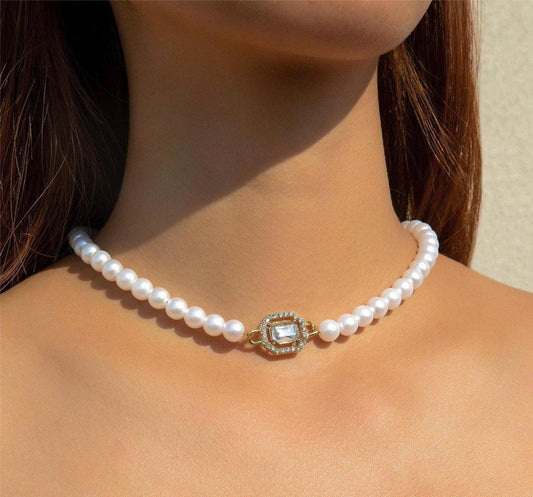 Vintage Pearl Beaded Necklace – Crystal & Gold Accent Charm