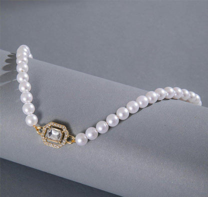 Vintage Pearl Beaded Necklace – Crystal & Gold Accent Charm