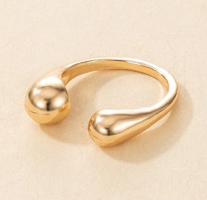 Elegant Butterfly Pearl Ring – Timeless Charm